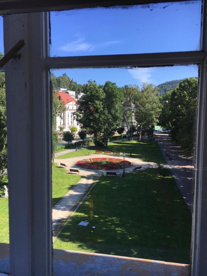 Hotel Stary Dom Zdrojowy Krynica-Zdrój Exterior foto
